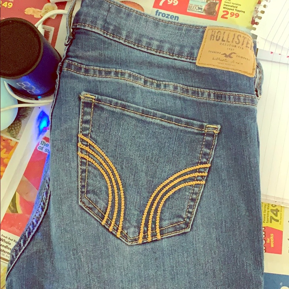 Juniors/Women’s Jeans